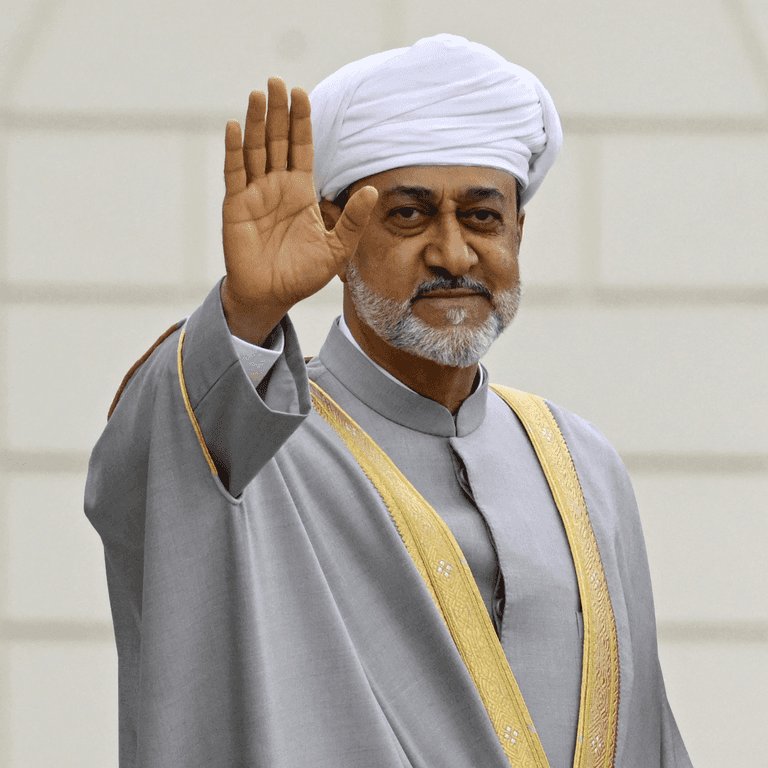 THE__F_O_X's tweet photo. 🕊️أكفٌ لا ترتفع وتعلو الا للسلام🇴🇲
🇴🇲ولا يحـل السلام الا بها ومعها🕊️

#الحل_في_مسقط https://t.co/Qhmbcqwkb7
