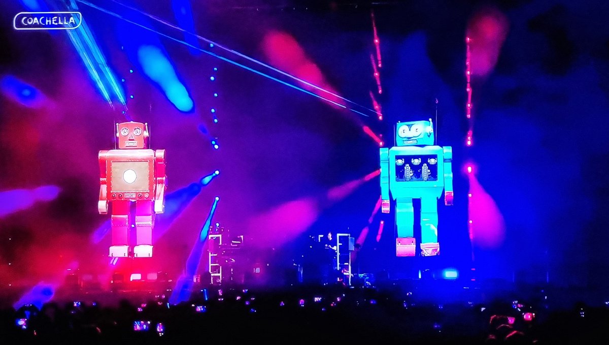 Robots!
#ChemicalBrothers
#Coachella