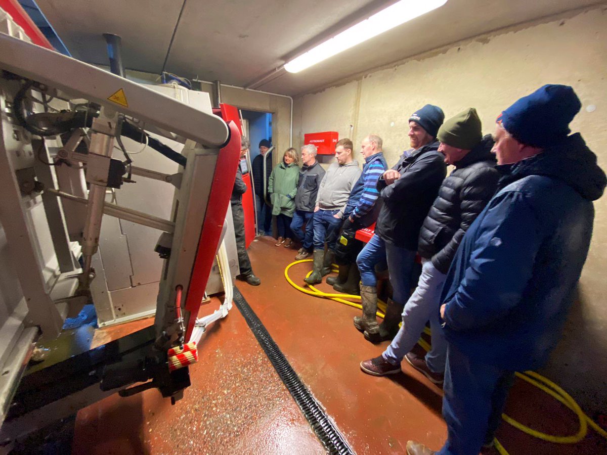 lelyrobotman's tweet photo. Thanks to @whlanwillie for hosting last nights open evening ! Great example of how to have an efficient successful grass based dairy business while also enjoying a career off the  farm. 
30% of our customers are part time dairy farmers !!
#RoboticMilking #Ireland #grasstomilk https://t.co/SHq78vuZT1