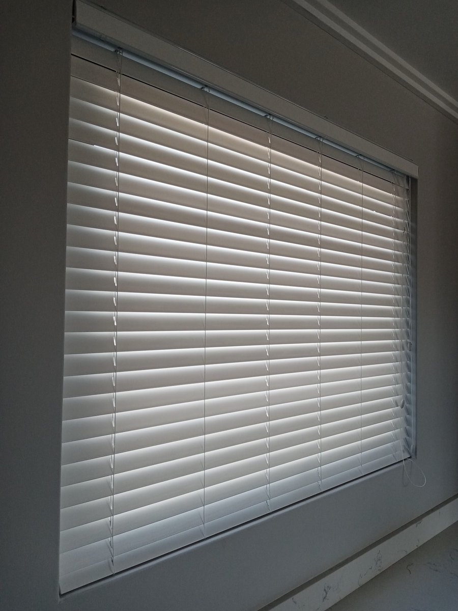 Alignaups's tweet photo. Blinds supplied and installed #blinds #woodenblinds #venetianblinds #shutters #blind #doublerollerblinds #rollerblinds #interior #windowsolutions #interiordesign https://t.co/C36n0Qjq6W