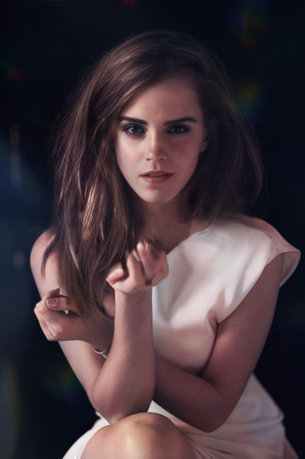 Happy Birthday Emma Watson 

The duality of classy and sexy 