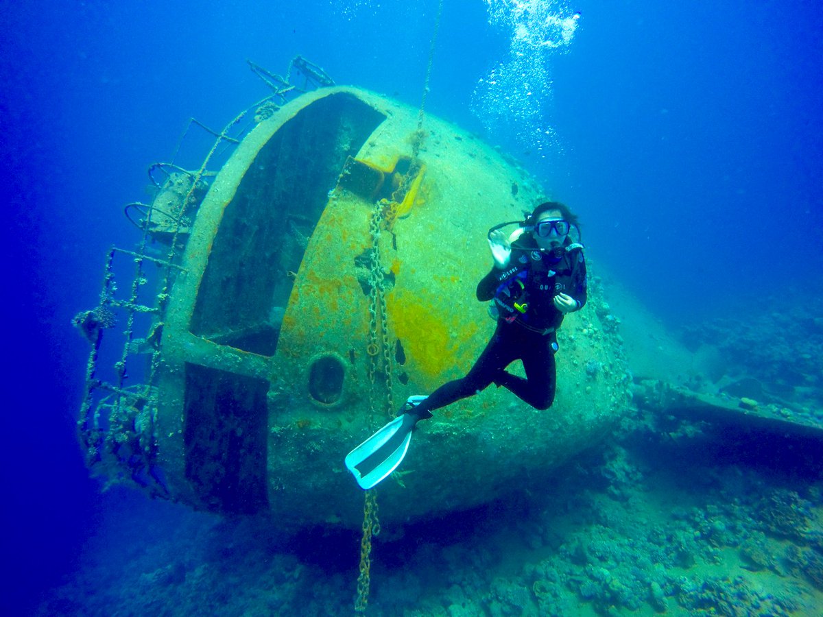 Getting pretty psyched for  #ARRS23 as I hastily stuff professional clothes and laptop on top of my dive gear. Lemme know if you need a #divebuddy when you’re not learning #rads from the best of the best! See you in #Honolulu for some exemplary #worklifebalance! @ARRS_Radiology