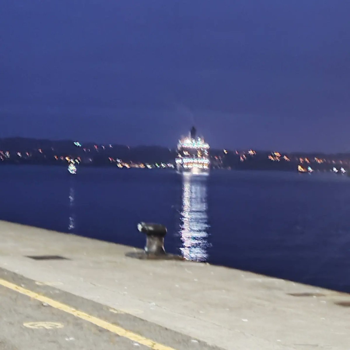 Arcadia atracando en A Coruña <a href="/silcerino/">Silcerino</a> <a href="/desdecubierta/">Desdecubierta</a> <a href="/CorunaP/">Coruña Pilots</a> #puertocoruña #aquihaymovimiento #cruisetravel #corunnacruiseterminal