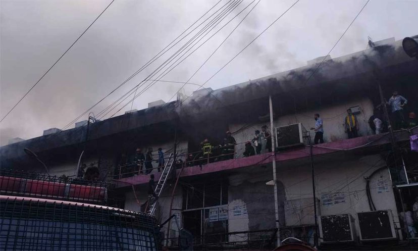 এখনো নিয়ন্ত্রণে আসেনি আগুন, কাজ করছে ৩০ ইউনিট