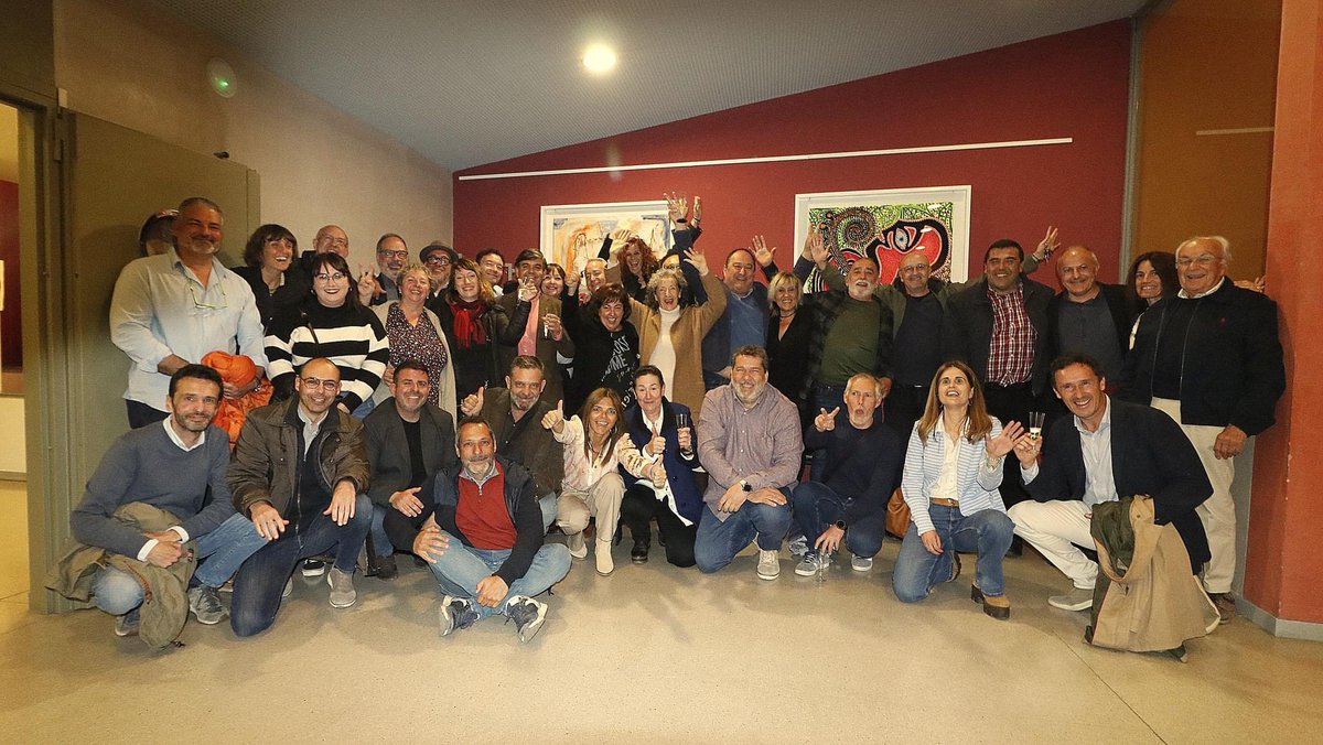 Blanes_cat's tweet photo. Notícia: @Radio_Marina celebra els 40 anys amb un acte al @TEATRECBS encapçalat per l’alcalde @AngelCanosa i la delegada de la Generalitat a Girona @laia_co conduit per l’actor selvatà #FelFaixedas
https://t.co/CV3d6lEkd7
#ràdio
#records
#comunicació
#BlanesArranDeMar https://t.co/15TD5g0b6w