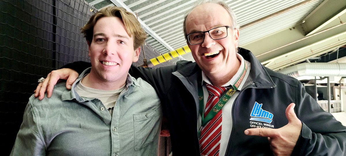 IanRobinsonPA's tweet photo. #Halifax falls 4-1 to Moncton in Game 1 of Round 2. Great to see former #Mooseheads defenseman Stephen Davis back in town doing radio colour commentary with @GarrethMD Awesome job #28! #DiningWithDavis 🍕🍟🍔😁🎙📻🏒🥅 https://t.co/F7iMfDhYxw
