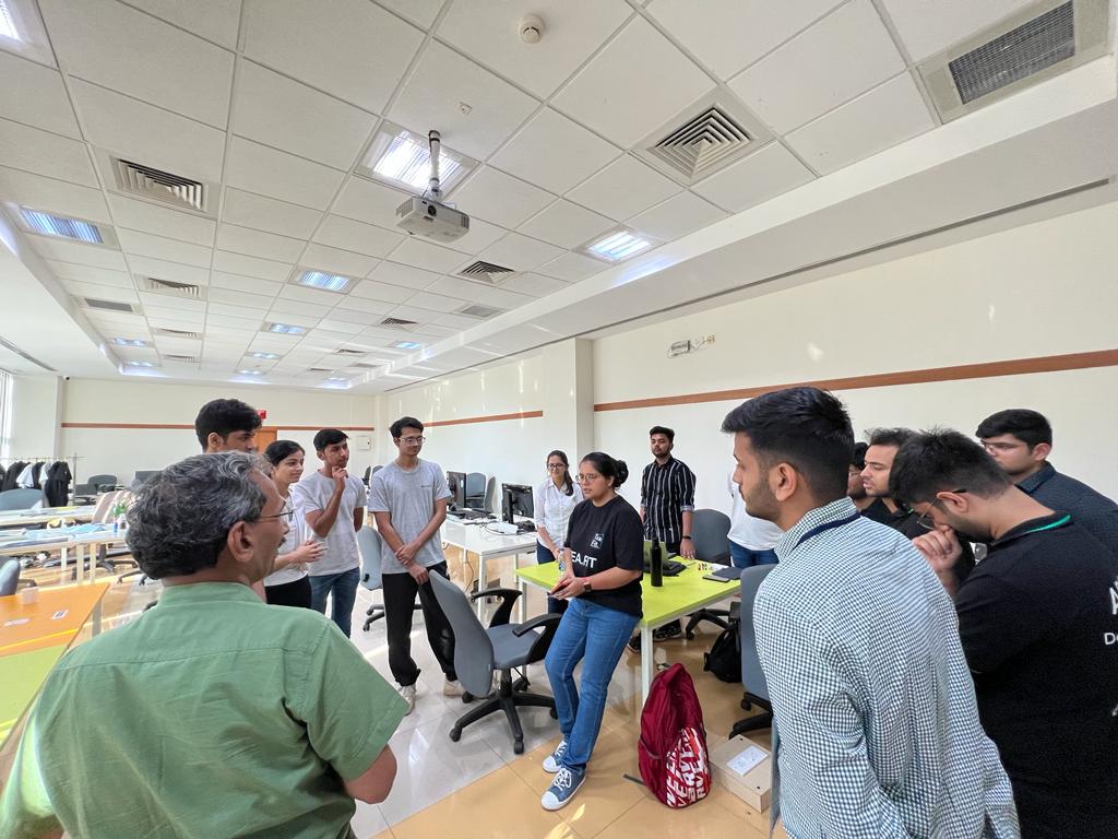 accelth's tweet photo. During Manipal Entrepreneurship Summit, Team Accelth shared their idea with Jyoti Bharadwaj, Founder, @drinkteafit. We got really interesting #insights on how to build a business and the importance of knowing our #stakeholders. https://t.co/GUPlYFBkYU