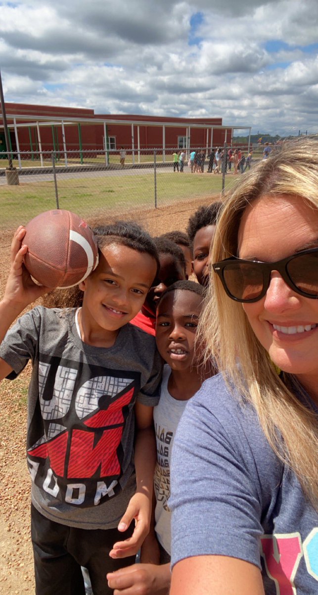 jessicakramer80's tweet photo. Not much better than recess on beautiful days! ☀️ https://t.co/29NfLhP4L3