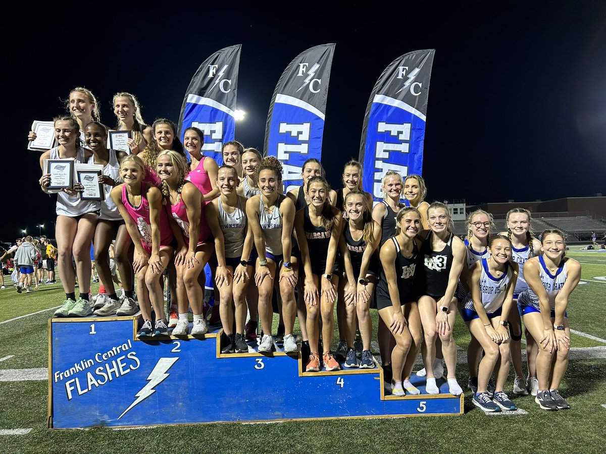 gmfields4's tweet photo. What a great night with my girls at @FCFlashes 5th place finish in the 4X800 out of 16 teams with a new season best time. We are just getting started ladies! #watchusrun @ella_colclesser_ @ellemcdonald @johannabragg @hnshultztance @hnvikings https://t.co/daYrpOUezq