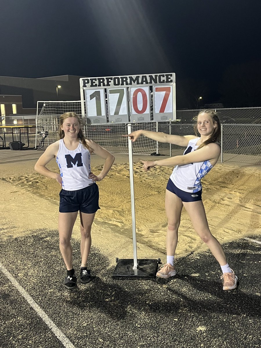 McFarland_Track's tweet photo. Record breaking night in the Lloyd https://t.co/hxRzeVqIlx