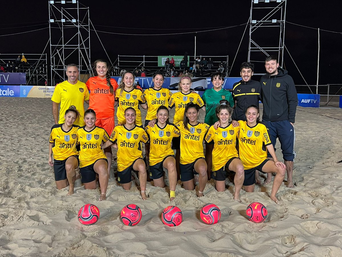 [DALE CAMPEÓN ⚽️🏖🏆🟡⚫️]

Goleada De Peñarol Ante 5-1 Ante Fenix En El Estadio Arenas Del Playa 🏟 Por La Última Fecha Del Apertura🏆

De Esta Manera El Conjunto Aurinegro Se Consagra Campeón Del Torneo🏆⚽️.

Felicitaciones! <a href="/FutbolPlayaCAP/">PEÑAROL | Fútbol Playa</a>👏🟡⚫️