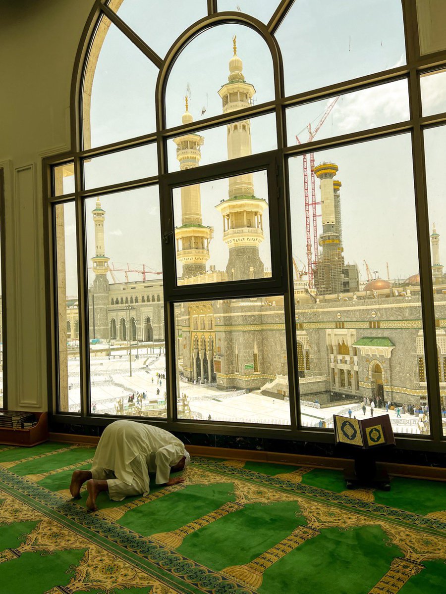 RwaArb's tweet photo. "ربَّاهُ صدري ضاقَ مِن أحزاني
 و الهـمُّ  أتعبني و قد  أبكاني
 ربَّاهُ  قلبي لستُ  أدري  ما بهِ
 فتوَلَّ شأني يا عظيمَ الشانِ" https://t.co/fIQU25AtWG