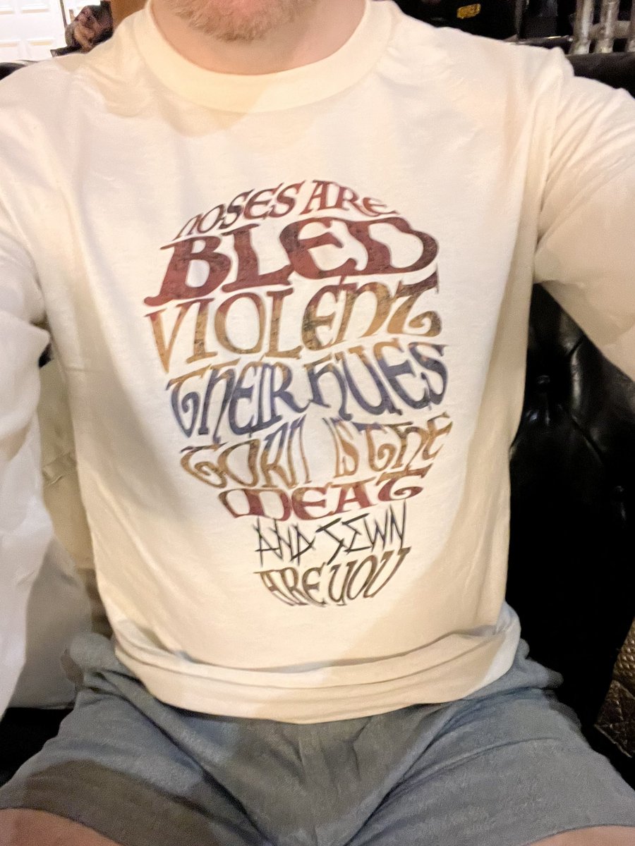 AricMaiden's tweet image. Debuting my new original shirt (and #poem) at #MonsterManiaCon today. Sorry if the tight shorts are distracting. Actually I’m not sorry. #MonsterMania
#HorrorCon