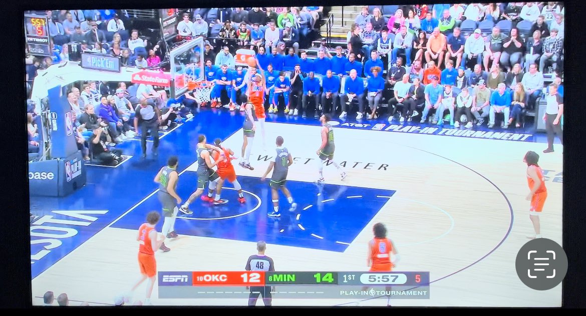 JayTizzle19's tweet photo. Frame by frame difference on the @espn @nba game

The screen brightens like a sharp flash. This is only happening for the @nba games. https://t.co/bleRKYPGqp