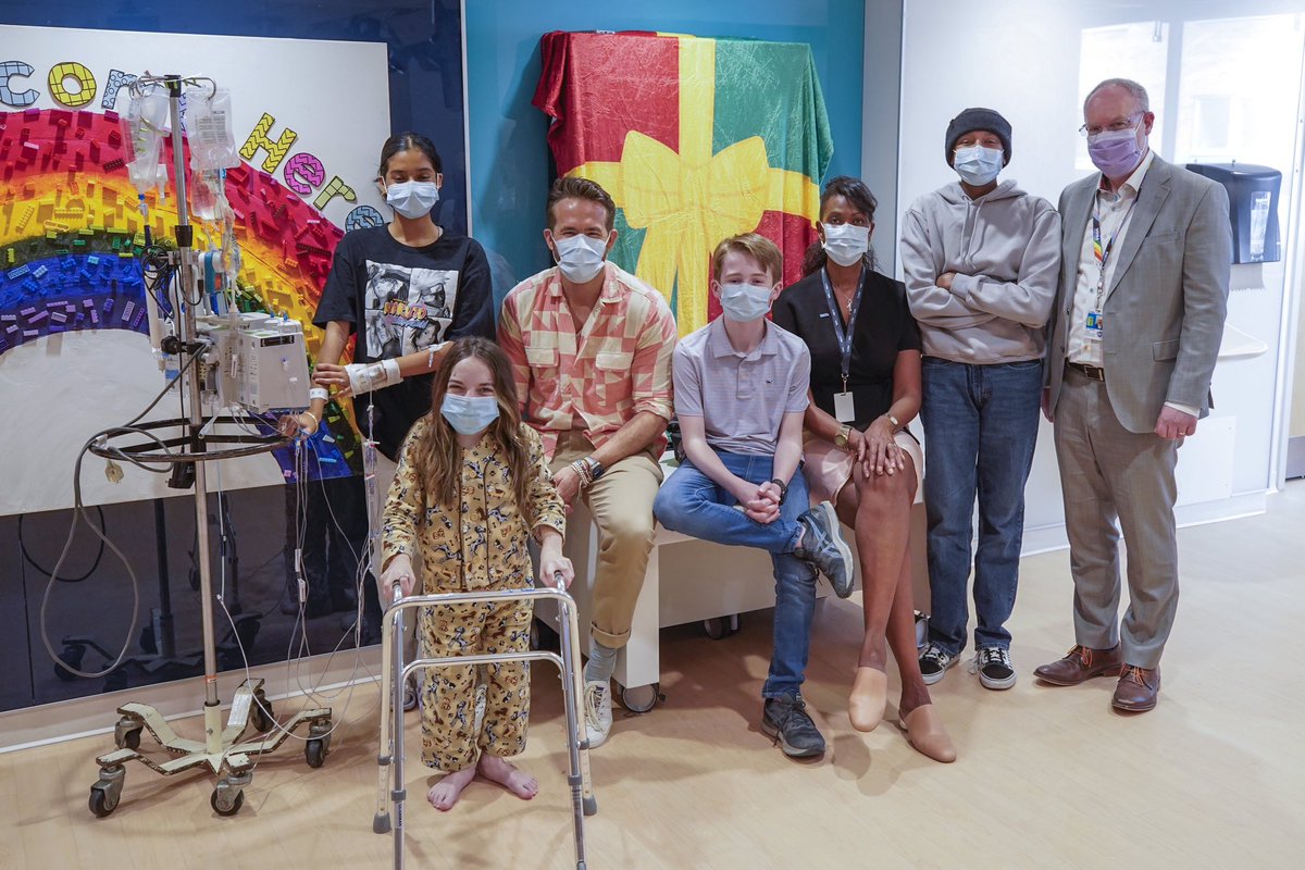 Started the day at <a href="/sickkids/">SickKids Foundation</a> (one of the greatest organizations on the planet) and finished the day with the <a href="/TheCdnAcademy/">The Canadian Academy</a>, surrounded by some of the most innovative Canadian artists and trailblazers. Not a bad day. Not bad at all.