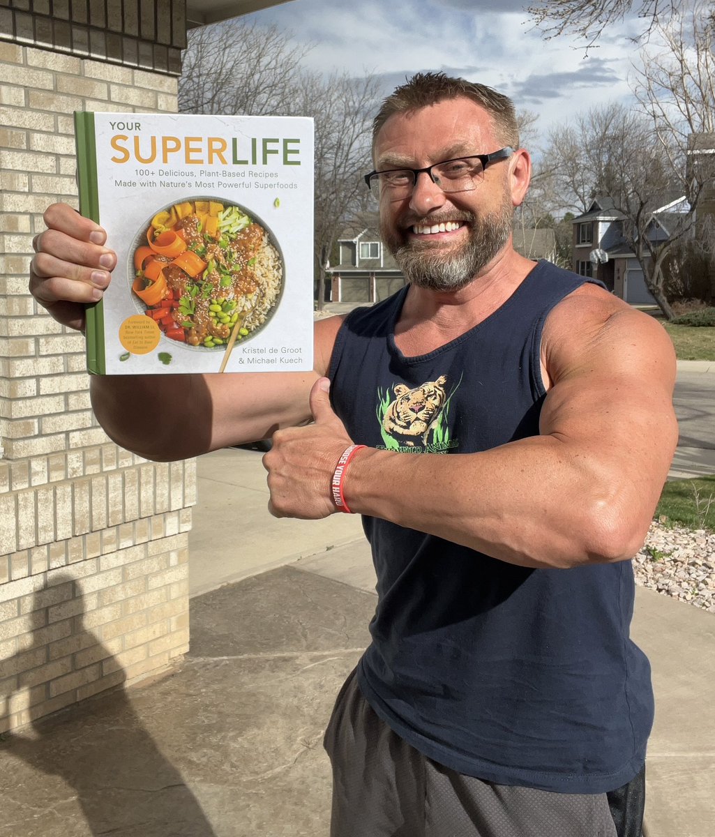 Just got an advance copy of this NEW plant-based cookbook yesterday! 🤩