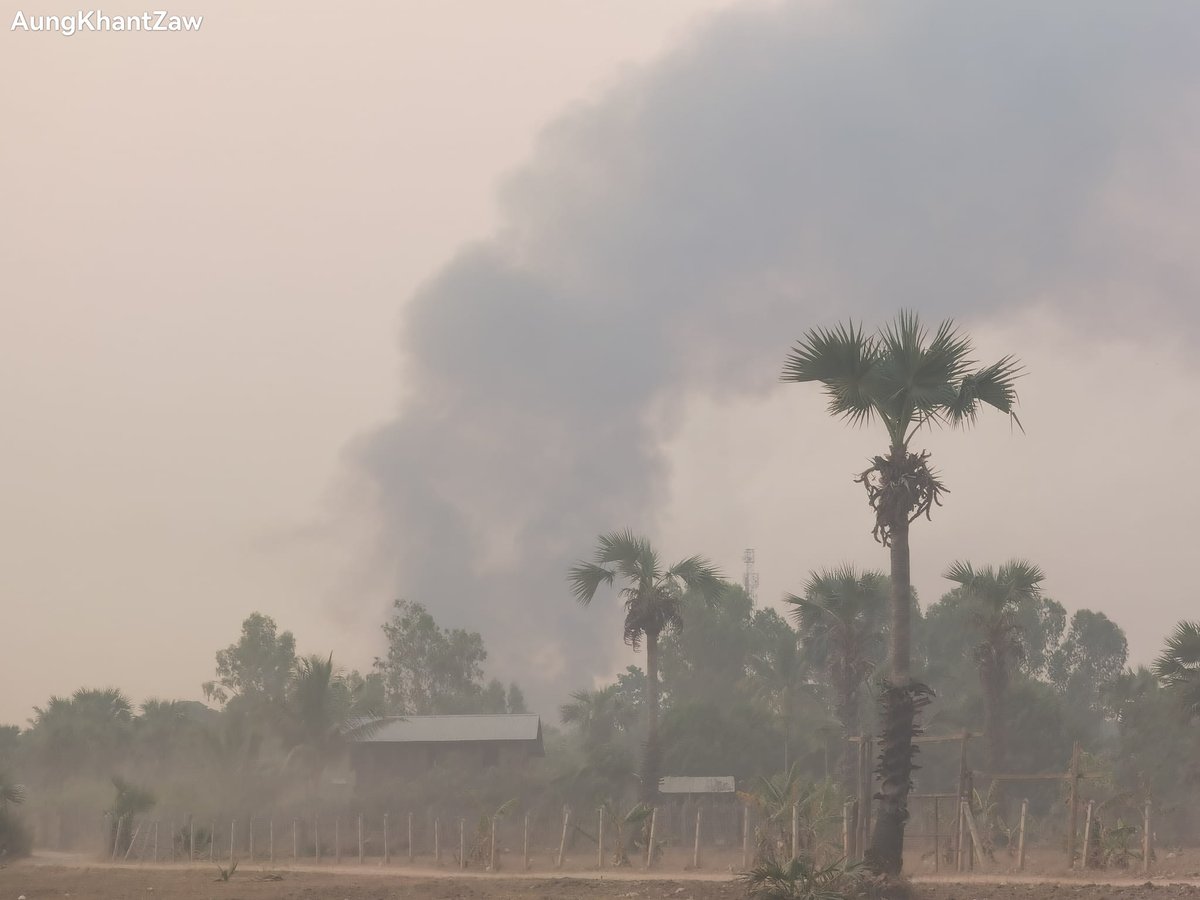 စစ်ကိုင်းတိုင်း ဆားလင်းကြီးမြို့နယ် ညောင်ပင်ကြီးရွာရှိ နေအိမ်များကို စစ်ကောင်စီတပ်က ၂၀၂၃ ခုနှစ် ဧပြီလ ၁၅ ရက်နေ့ နံနက်အစောပိုင်းတွင်  မီးစတင်ရှို့နေကြောင်း သိရသည်။
#WhatsHappeningInMyanmar #TNA