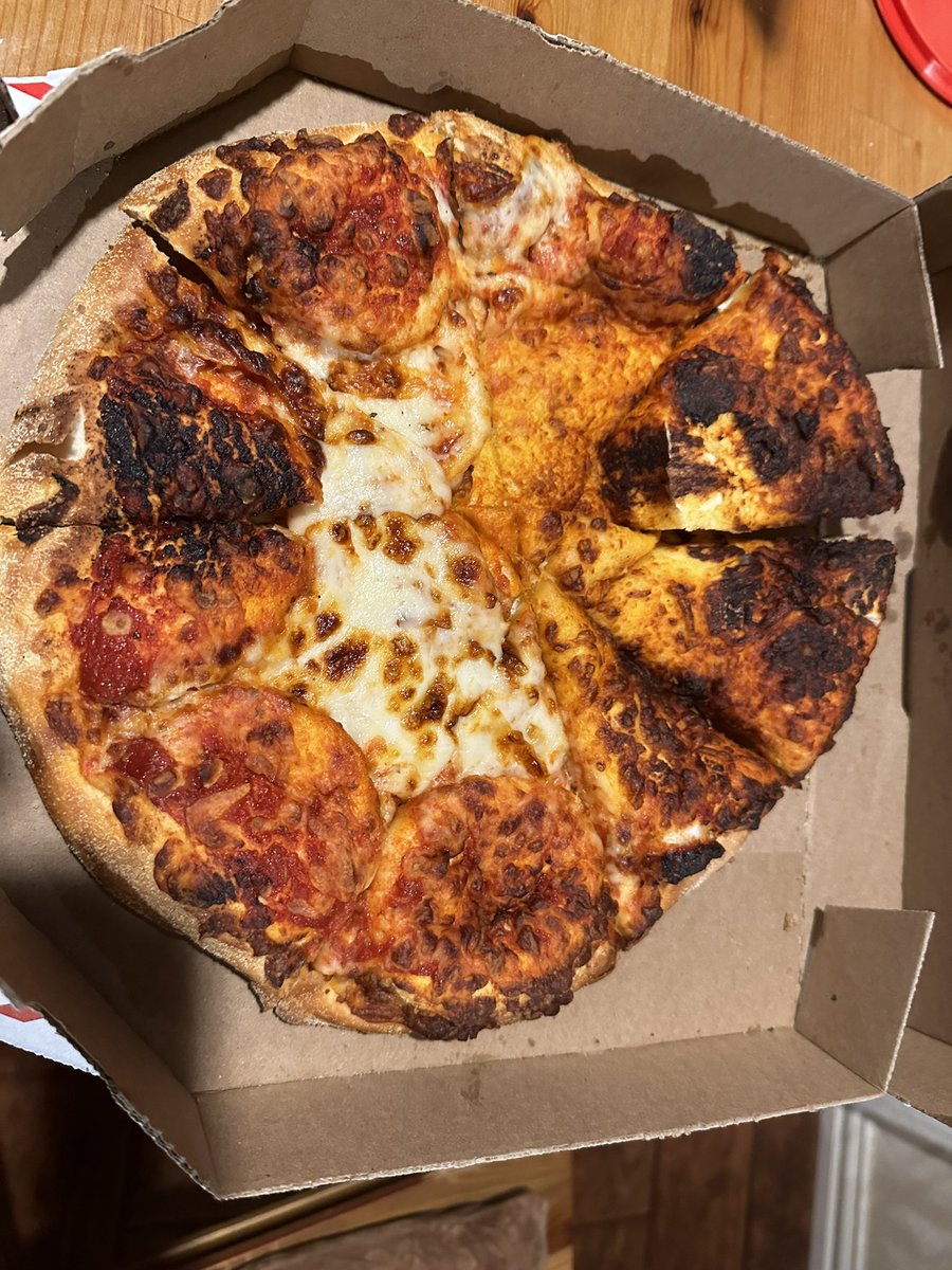 karthick8201's tweet photo. This is the cheese pizza we got from @dominos after 1hr 20 mins of ordering. Is this even cheese pizza ? This was stuck in quality check for almost 20 mins , what a joke https://t.co/bUgQepshiH