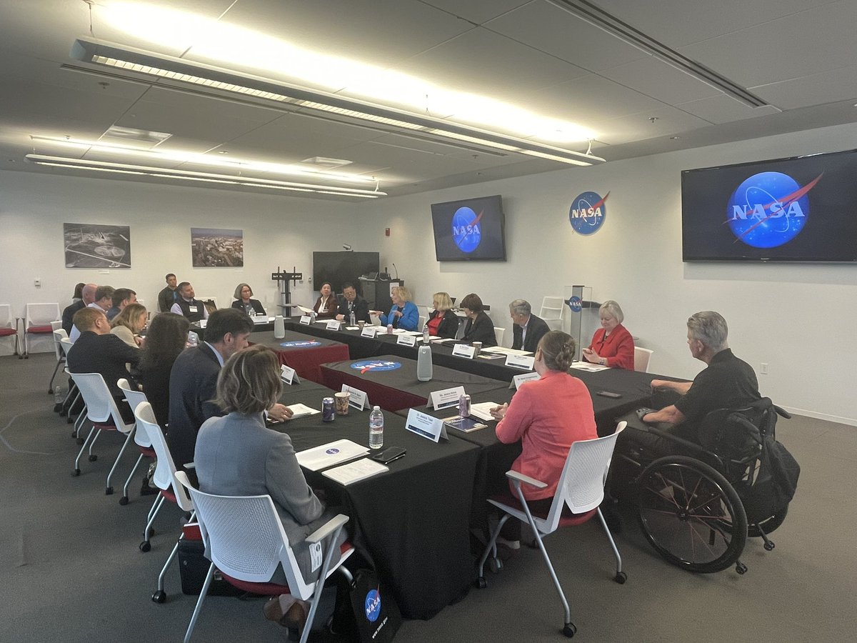 amir_deylami's tweet photo. What a day!!! We are so grateful to have @nasaโs top leadership in town @NASAAmes! Enjoyed hearing the #Moon2Mars vision & showcasing our collaborative partnerships on #Wildfire! It was amazing to see the excitement of our #people and vibrancy of our campus and #culture!! โค๏ธ https://t.co/kEQ2UmwDTC