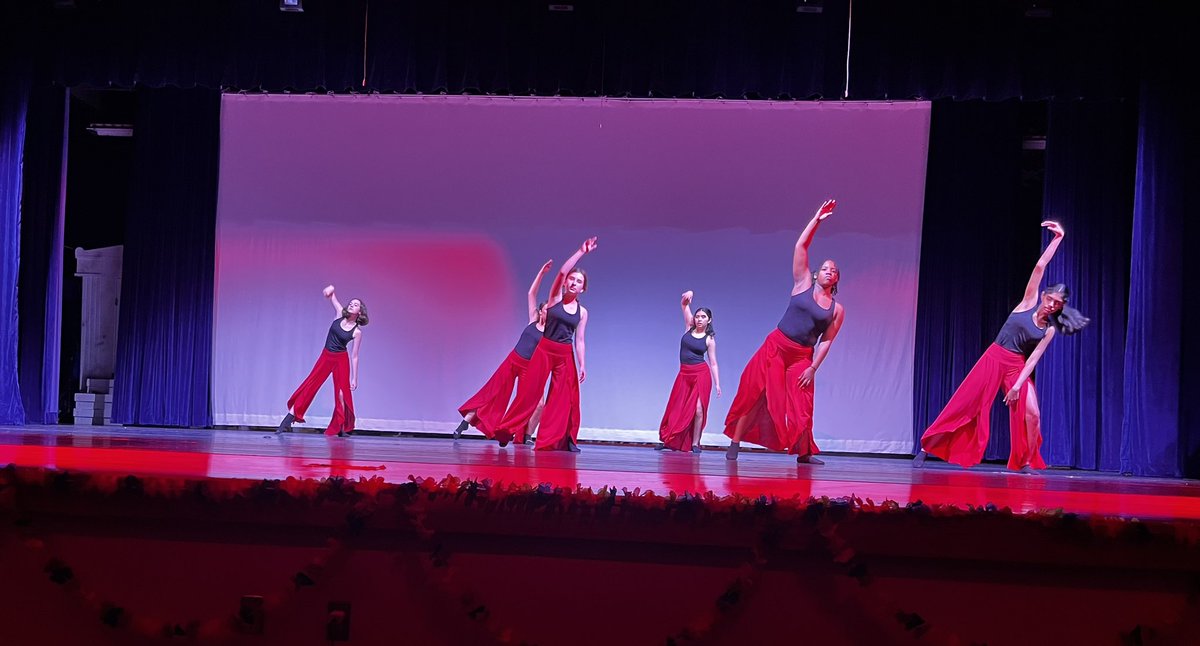 WestBriarMS's tweet photo. ๐๐Fantastic Dance Concert tonight!๐๐. Special guests #WHSInertia & #WHSPrideโ๏ธ @wbms_danceco https://t.co/c5WO1h8XRK