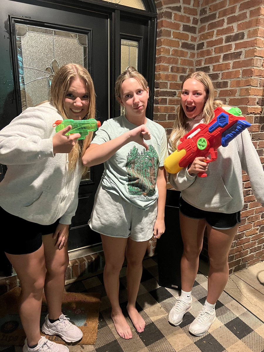 Just in time… Emily and Kaci took down Audrey and Gabby🔫💦
