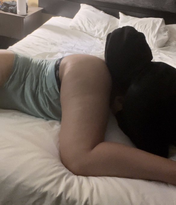 Session tonight 😛 he got so many huge mouth farts damn! https://t.co/MKtsFcSlpF