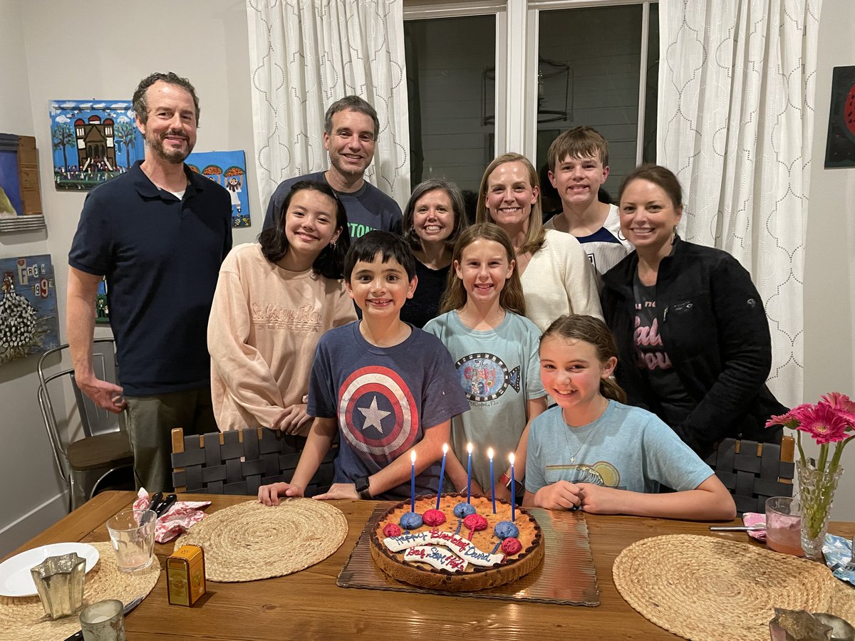 peilysoong's tweet photo. Happy Birthday @Braves Legends: @gregmaddux, Steve Avery, @23davidjustice, @24_7Farnsworth! The Celebrity Cookie Cake Club hopes that someone gave you an awesome piece of cookie cake today! #C4 @LaurenNassetta @pcnasset @EdCotter https://t.co/uu7MRUBMiN