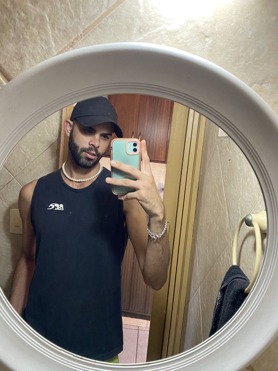 jjuniorweber's tweet photo. A vibe de ser gostoso  #LGBTQsGoodVibes https://t.co/Lf4zbok3Dg