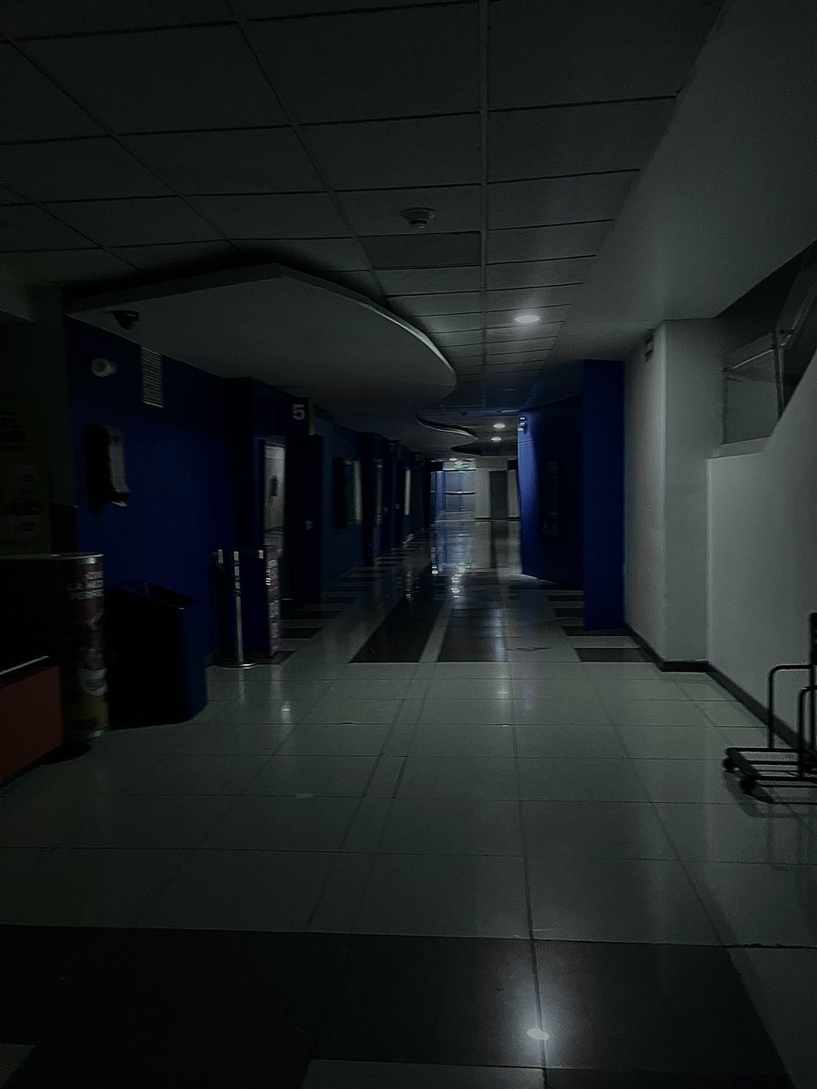 backroomsh's tweet photo. cinépolis plaza patio https://t.co/Ws1eCio40z