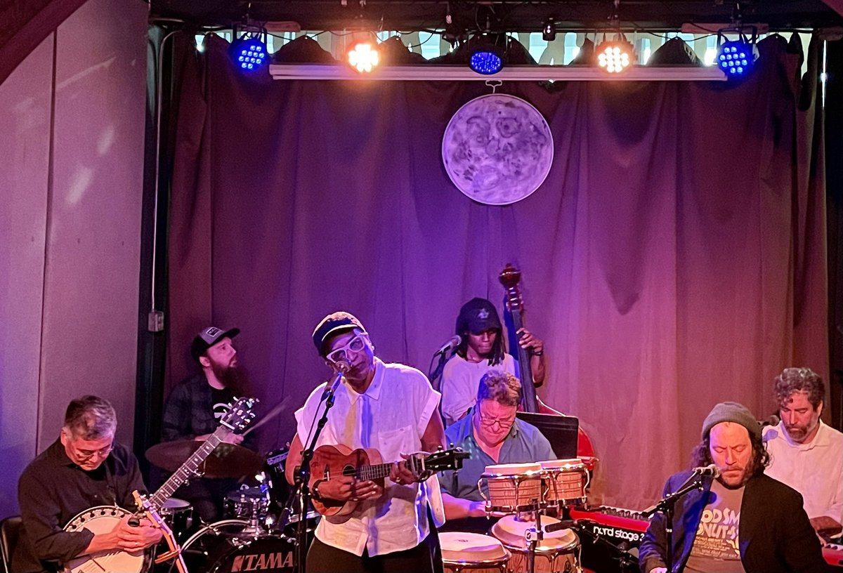 SOGI_Commission's tweet image. Enjoying former SOGI commissioner @PaulaBoggsESQ and @PaulaBoggsBand in Chicago with some wonderful ABA friends!!