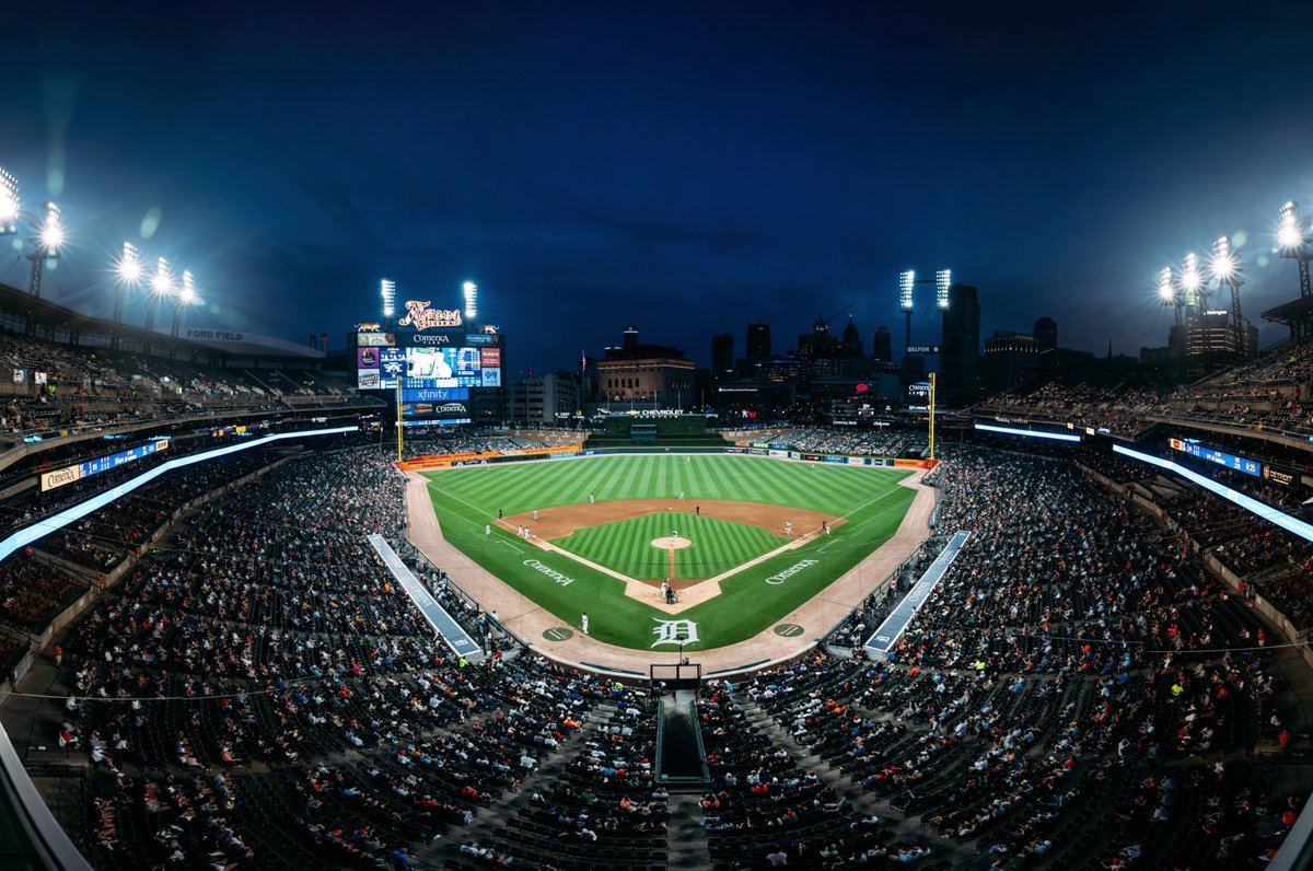ComericaPark's tweet photo. Our first Friday under the new lights did not disappoint. https://t.co/CgYJnpqb4A