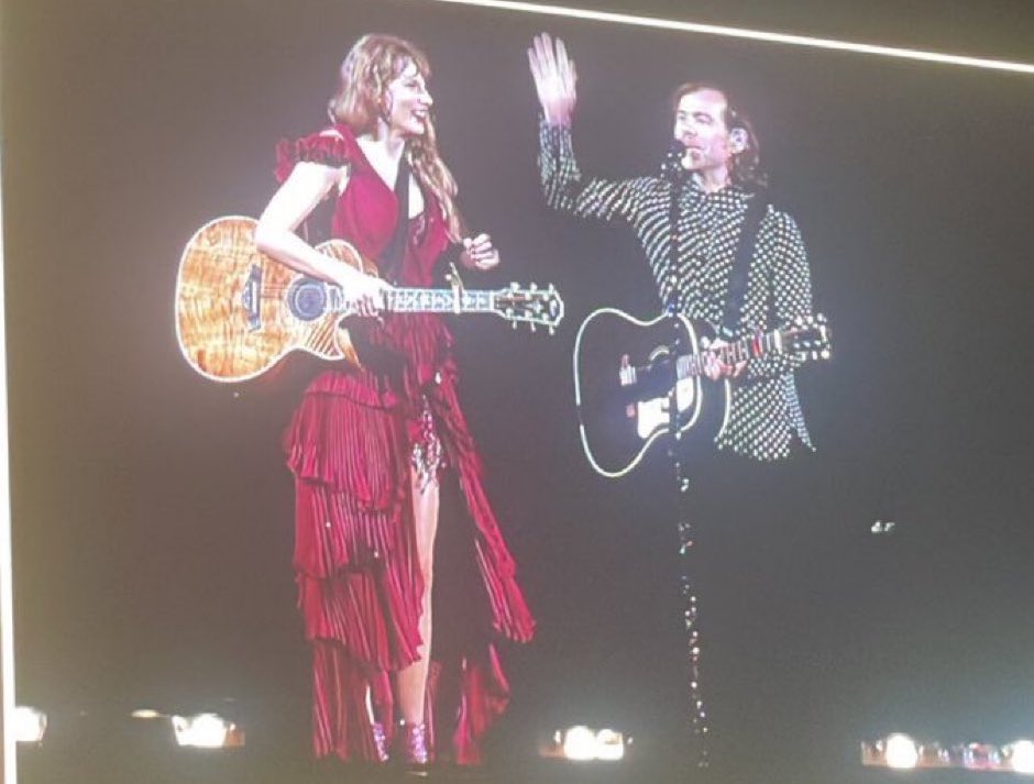 TSwiftNZ's tweet photo. 💬 | “You guys are watching the greatest performer on earth do the greatest show of all time.” — @aaron_dessner on Taylor Swift tonight #TampaTSTheErasTour https://t.co/MFKof3Q7W9