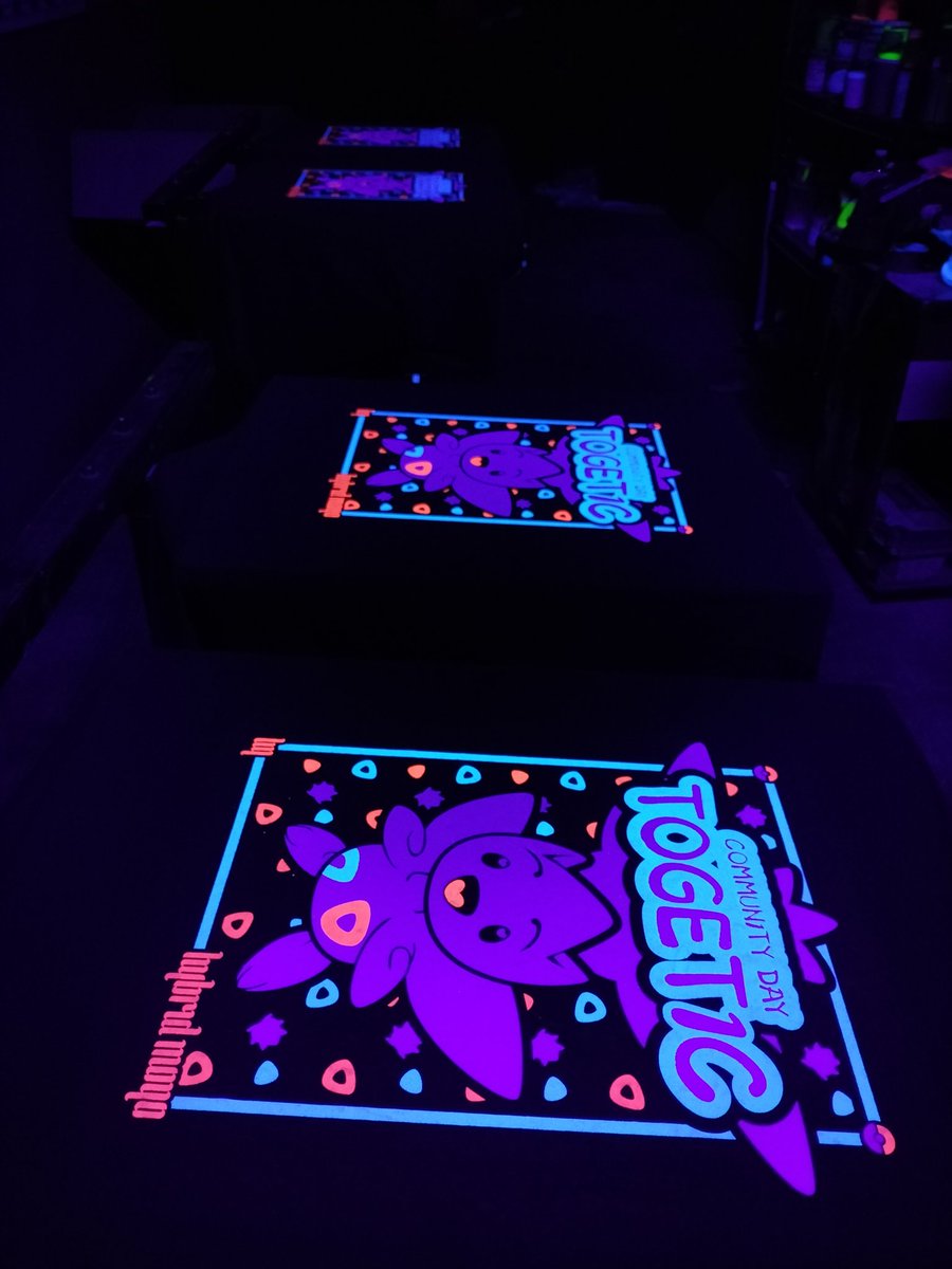 Loftcraftt's tweet photo. Tiraje para @HybridMoyo a 3 tintas con efecto fluorescente para el #PokemonGOCommunityDay 🐙🐣
#serigrafia #PokemonGOfriends #pokemon #Togetic #communityday2023 #PokemonGOApp #anime #mangacoloring #streetwear #neonclothes #animeclothing #NEON #pokemongo #kawaii #fluorescent https://t.co/K0GLBLNxWu