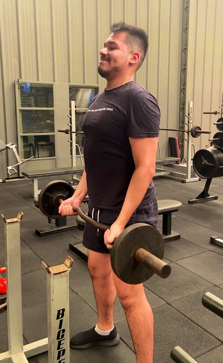 Será que a cara de sofrimento da resultado? 🫠

#gym #gay #gaygym