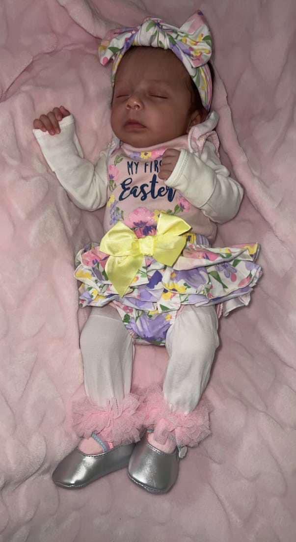 brendathetype1's tweet photo. this is my baby girl we are currently in a tight situation to raise 550 dollars in order to keep our apartment. Please help me and my baby. I am a diabetic first time single mother. I’m really asking for any help at all. Please help us 💔🙏 please message me. https://t.co/bNBK2nHckd