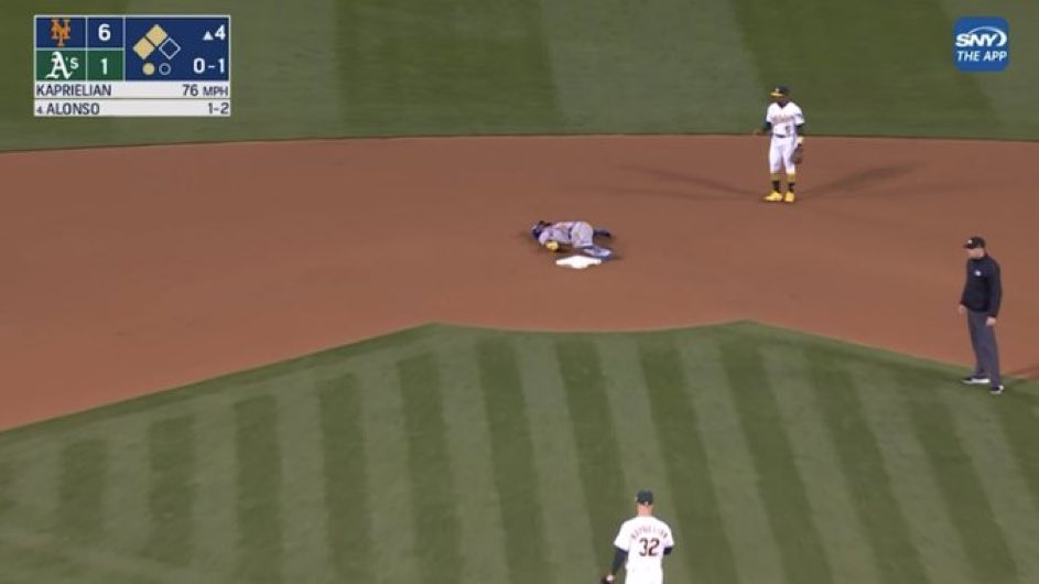 No Context MLB tweet media