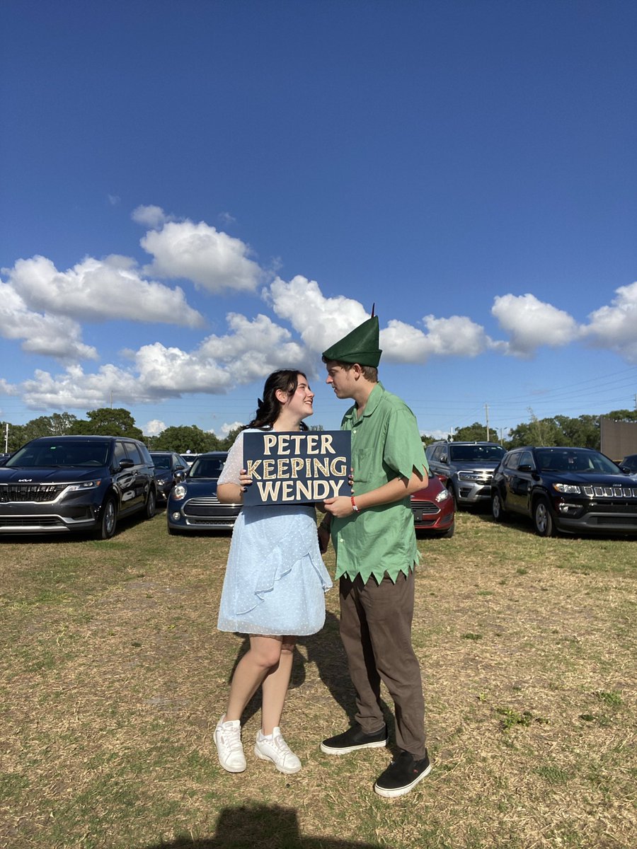 RedTayRep's tweet image. We changed the ending… Peter keeping Wendy #TampaTSTheErasTour #TSTheErasTour #Folklore @taylornation13 thanks for an incredible night @taylorswift13