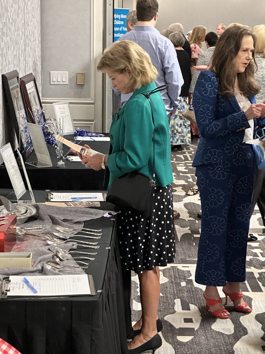 LifeSaversTX's tweet photo. Thank all of you who attended the LifeSavers Foundation Spring Luncheon and have supported the mission of helping women and children in crisis in the Dallas Ft. Worth area. A special thank you to guest speaker Tim Tebow and emcee Scott Murray and all of the volunteers and staff. https://t.co/IzlQ0mjwnH