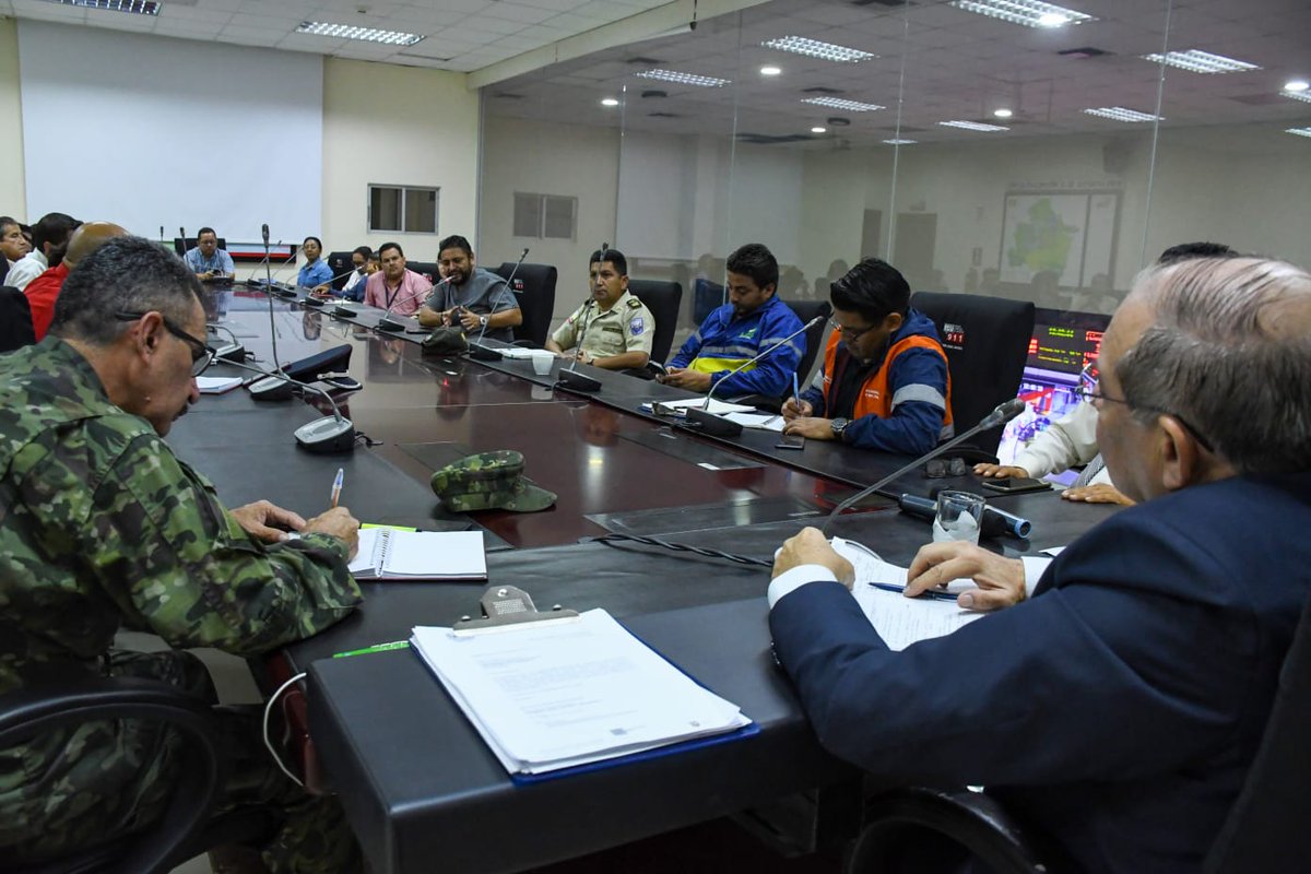 Administrador de la U. de Negocio #ElOro, participa en COE provincial convocado por la <a href="/GoberElOro/">Gobernación de El Oro</a>.

Dimos a conocer los trabajos ejecutados por el sismo del pasado 18 de marzo y nos comprometimos a continuar ejecutando labores para mejorar el sistema de distribución eléctrica.