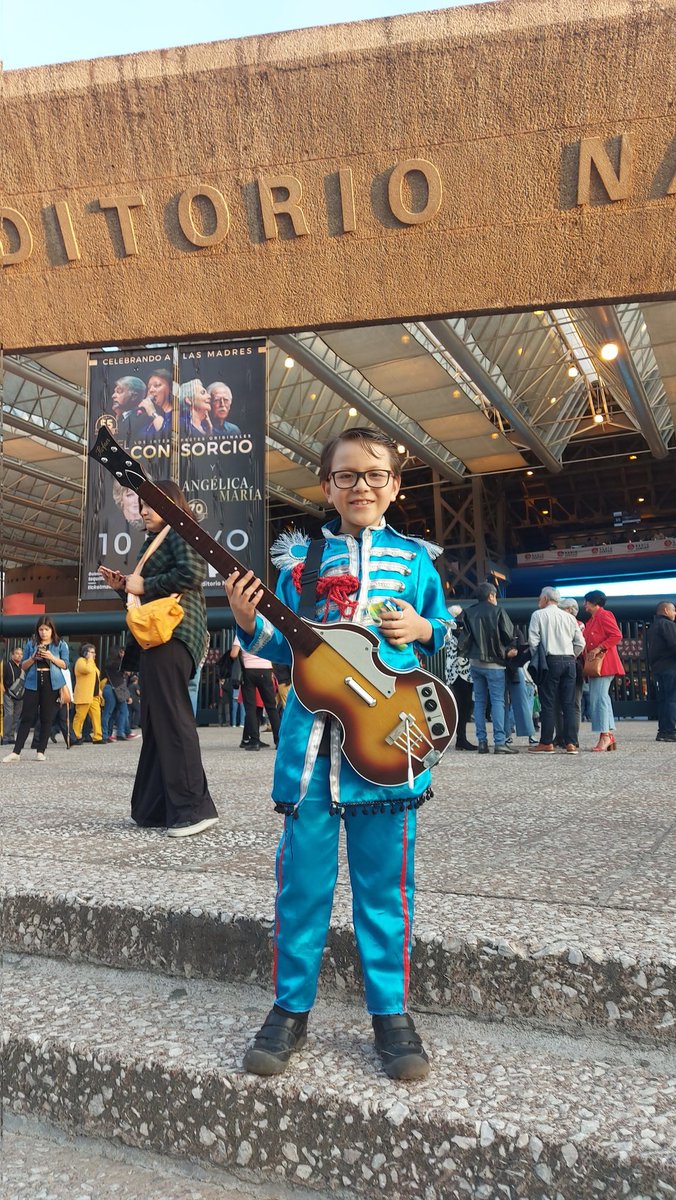 kaervek1201's tweet photo. #ElClubDeLosBeatles https://t.co/wMLE8pqyBh