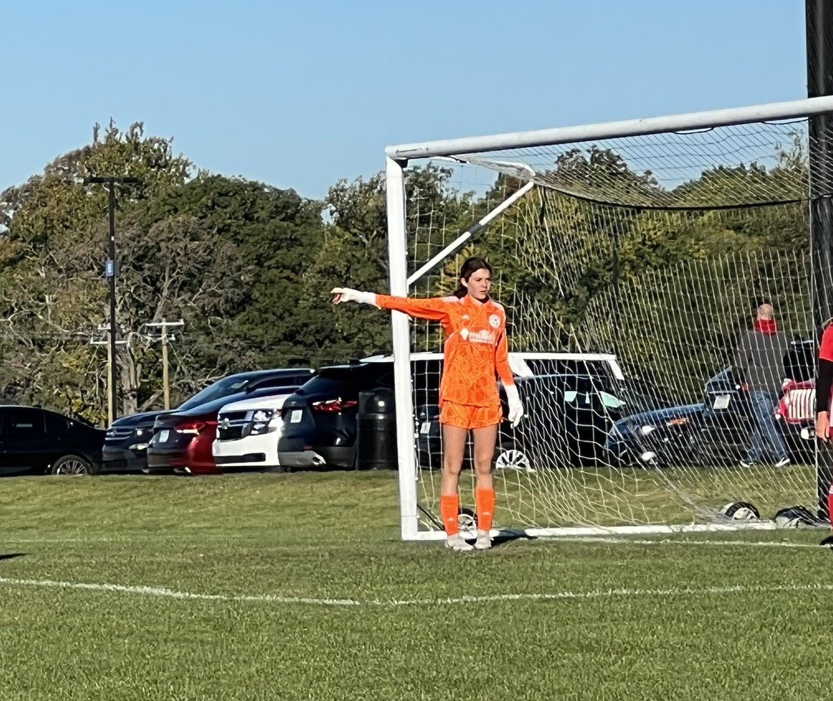 Beadling2009GA's tweet image. Happy #InternationalGoalkeeperDay to our two GK’s - @AmatoDelaney and Kelsey Meyer. With the help of our “back 4,” these two tremendous keepers have had 10 shutouts and a .5 goals against/game average so far this season!
@BeadlingSoccer @GAcademyLeague