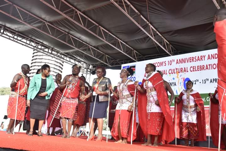 UnescoYouthKe's tweet photo. Some monents during #Day3

Different communities and artists performed their cultural and talents to the audience. The chief guest was CEO of BF Suma company and also the first lady of Samburu County. 

You can’t afford to miss today #Day4 as we commemorate #WorldArtsDay. https://t.co/Z2PcggaF7D