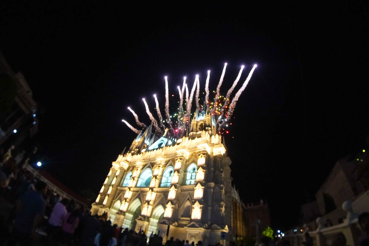 AcevedoGustavo_'s tweet photo. Con mucha alegría y satisfacción, inauguramos esta noche la iluminación de la Catedral Nuestra Señora Santa Ana, junto a autoridades gubernamentales y feligresía católica. https://t.co/XXyDA7R5UD