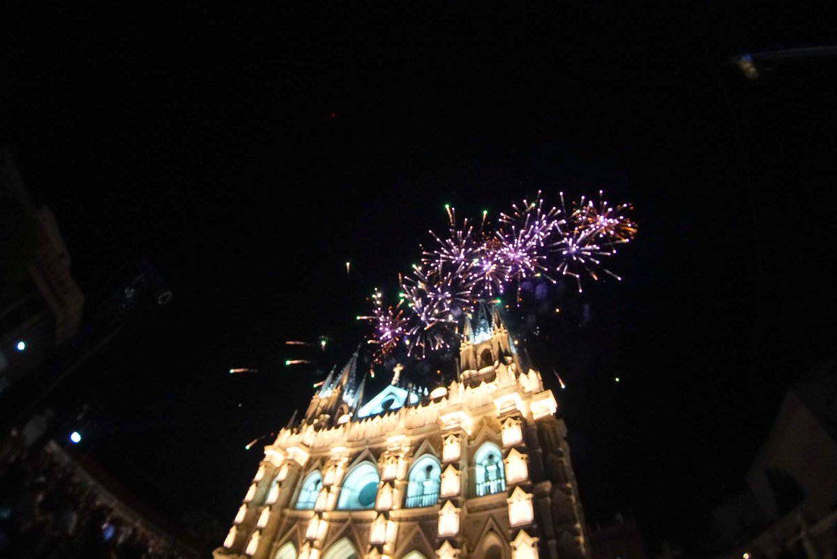 AcevedoGustavo_'s tweet photo. Con mucha alegría y satisfacción, inauguramos esta noche la iluminación de la Catedral Nuestra Señora Santa Ana, junto a autoridades gubernamentales y feligresía católica. https://t.co/XXyDA7R5UD