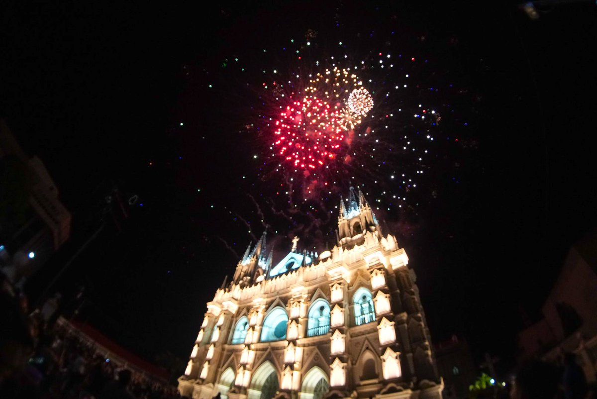 AcevedoGustavo_'s tweet photo. Con mucha alegría y satisfacción, inauguramos esta noche la iluminación de la Catedral Nuestra Señora Santa Ana, junto a autoridades gubernamentales y feligresía católica. https://t.co/XXyDA7R5UD
