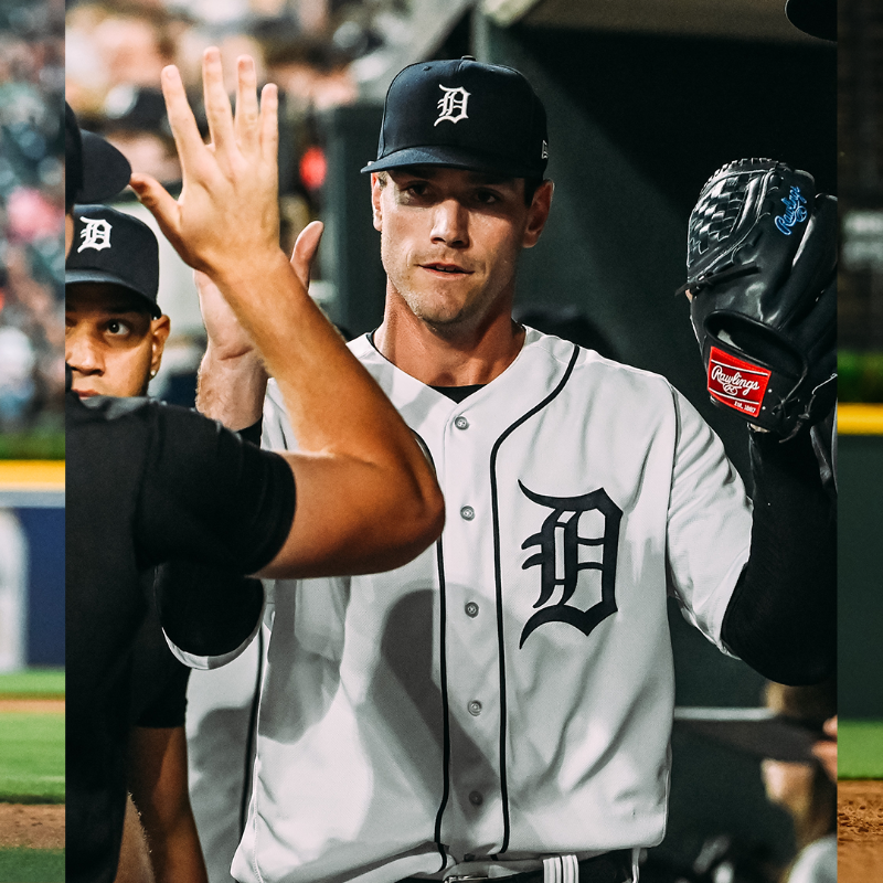 tigers's tweet photo. Nick at Nite for the win.