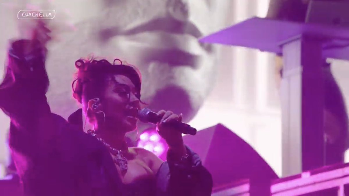 ekr301's tweet photo. KAYTRANADA、Kali Uchisきた〜
#coachella2023 https://t.co/IosA4TSjW3