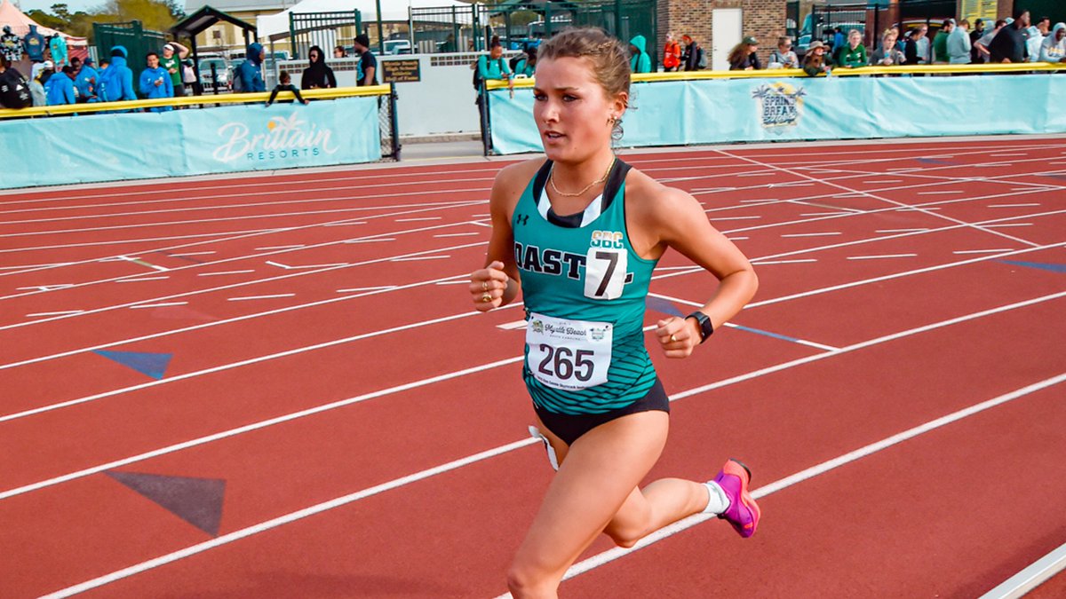 Wolski Wins 5000-Meters to Highlight Day One in Florida
#TEALNATION | #CHANTSUP 

Recap: bit.ly/43DyHjZ
