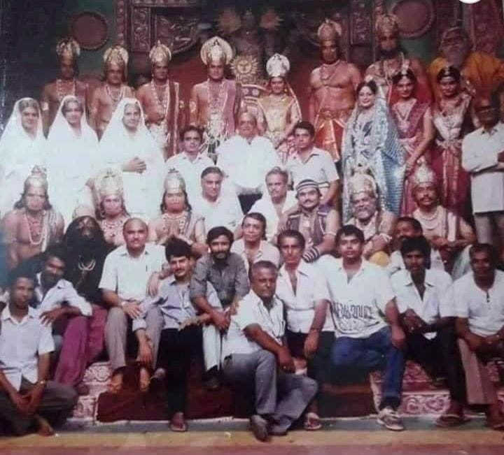 I_am_Shikhaa's tweet image. आज पहली बार आप लोगो से बोल रही हूं इस पोस्ट पर 1K जय श्री राम आना चाहिये 🙏🙏
एतिहासिक हिन्दू ग्रंथ-रामायण के सभी कलाकारों की अद्भूत तस्वीर--जय श्री राम 🚩
#राधे_राधे
#जय_श्री_राम‌‌
#हनुमानजी
#हर_हर_महादेव__ॐ
#जयमातादी
🚩🚩🌹❤️🇮🇳✌️🔱🛕🔯🕉️😊🙏