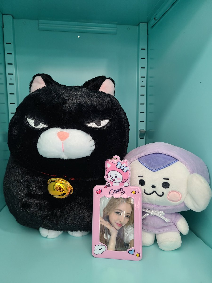 류진이 생일카페에 다녀왔어요오‼️
<a href="/AwsomeRyujin/">어썸류진🍦Ice Cream</a> 카페 준비해주셔서 감사합니다🥰 아기자기하게 잘 꾸며져 있어서 시간 가는 줄 모르고 놀다가요 ㅎㅎ

#류진 #RYUJIN #ITZY #있지 
#リュジン #申留真
#HBDRyujin #NobodyLikeYou